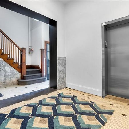 Quiet 1 Bed Studio Heart Of Downtown ดิมอยน์ ภายนอก รูปภาพ