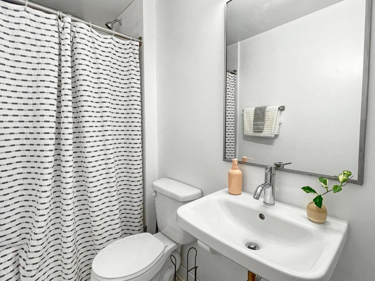 Quiet 1 Bed Studio Heart Of Downtown ดิมอยน์ ภายนอก รูปภาพ